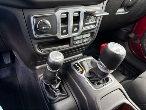 Used 2021 Jeep Wrangler Sport image 25