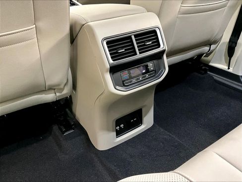 New 2026 Volkswagen Atlas SE image 16