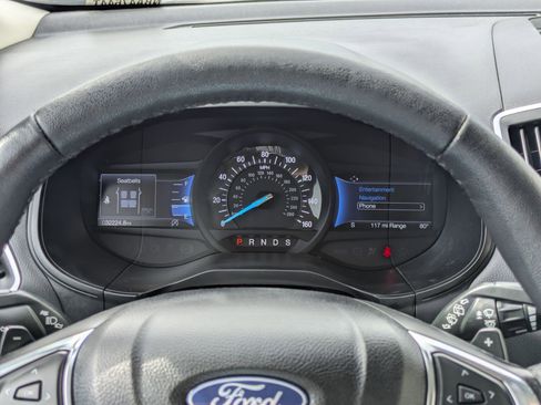 Used 2022 Ford Edge Titanium w/ Equipment Group 301A AWD/4WD image 23