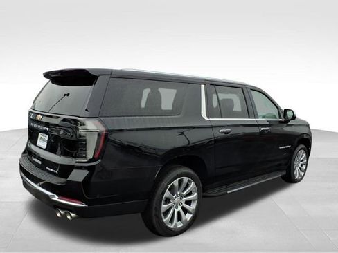 New 2026 Chevrolet Suburban Premier w/ Sun And Tow Package AWD/4WD image 3