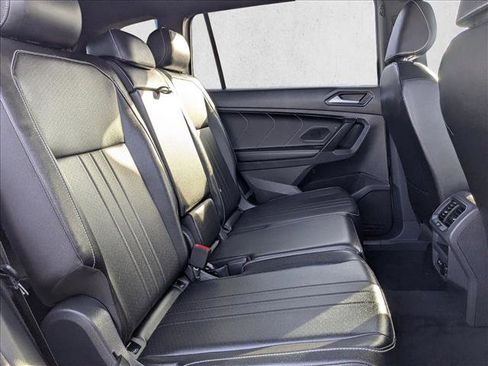 Used 2023 Volkswagen Tiguan SE R-Line image 29