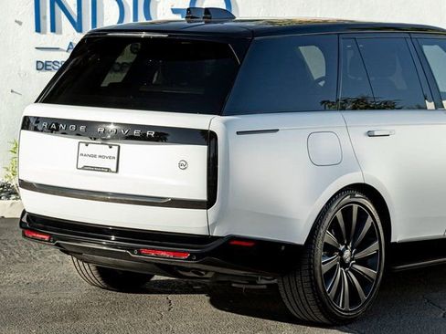 Used 2024 Land Rover Range Rover SV image 7