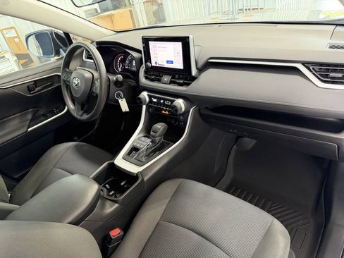 Used 2023 Toyota RAV4 LE AWD/4WD image 29