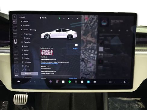 Used 2022 Tesla Model S Plaid image 32