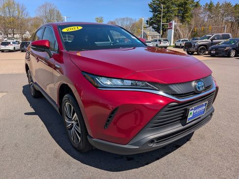 Used 2021 Toyota Venza LE w/ Carpet Mat Package (TMS) AWD/4WD image 7