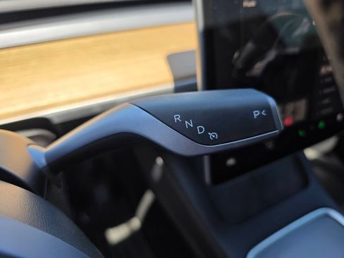 Used 2025 Tesla Model Y Long Range RWD image 25