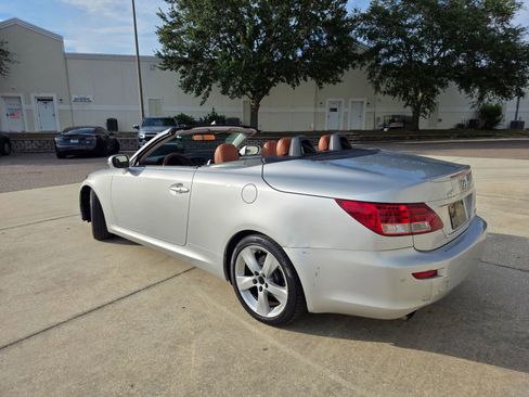 Used 2012 Lexus IS 250C w/ Luxury Pkg RWD image 9