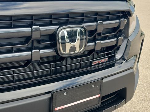 Certified 2025 Honda Ridgeline Sport image 7