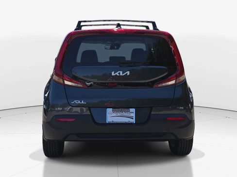 Used 2022 Kia Soul LX w/ Technology Package FWD image 5