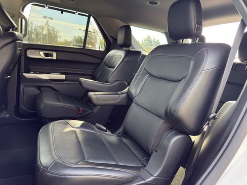Used 2020 Ford Explorer Limited RWD image 15