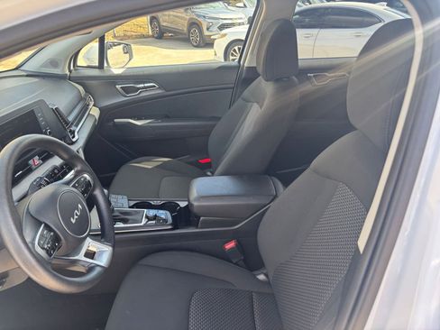 Used 2025 Kia Sportage LX image 24