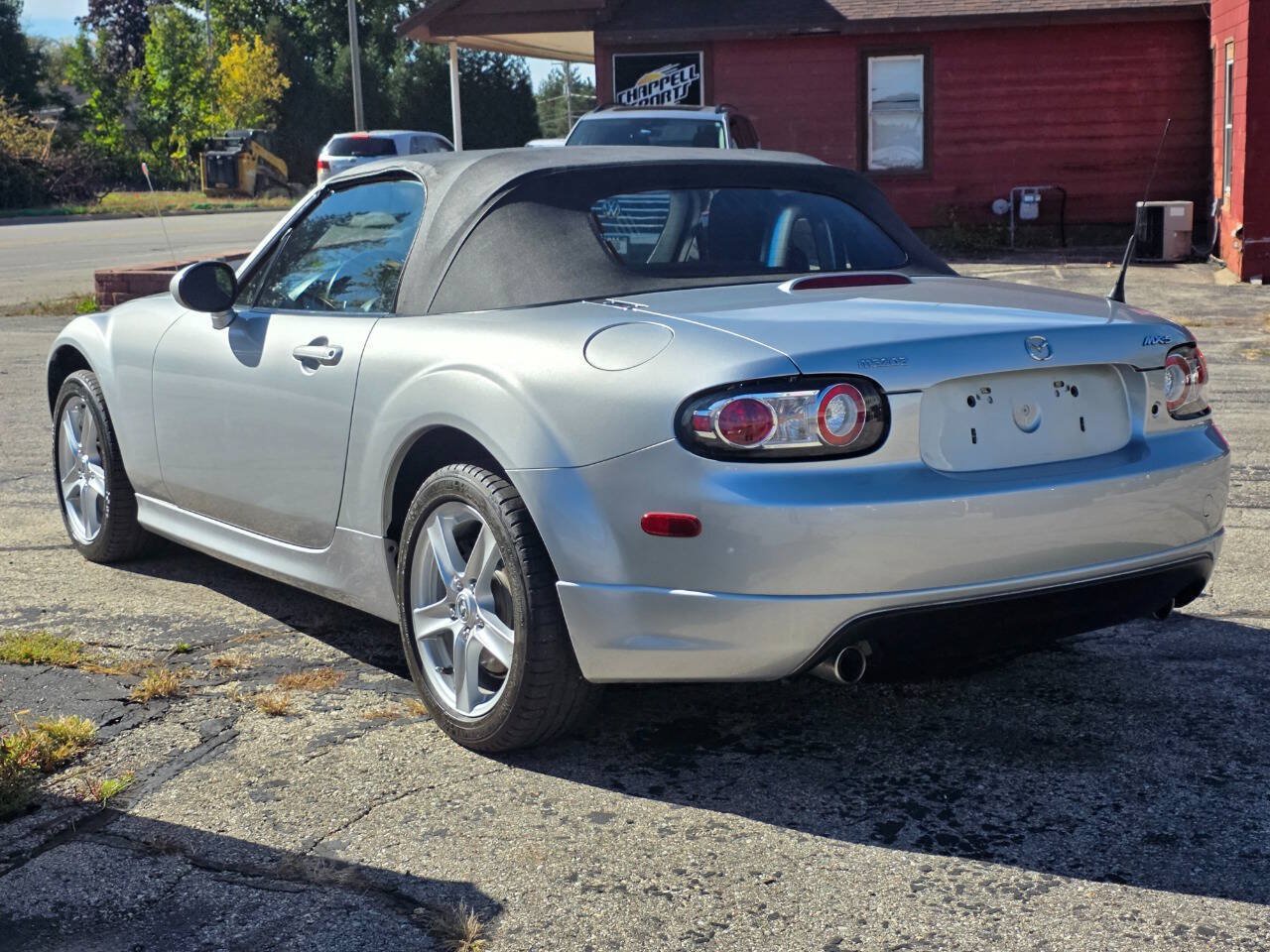 Used 2006 MAZDA MX-5 Miata Touring w/ Appearance Pkg RWD image 4