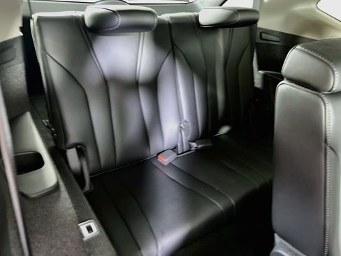 Used 2024 Acura MDX SH-AWD w/ Technology Package image 29