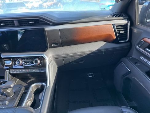 Used 2022 GMC Sierra 1500 Denali image 4