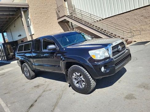Used 2011 Toyota Tacoma 4x4 Access Cab V6 w/ TRD Off-Road Pkg image 4