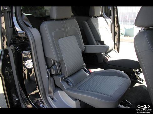 Used 2019 Ford Transit Connect XLT image 14