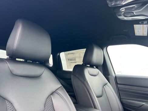 New 2026 Jeep Compass Latitude image 15