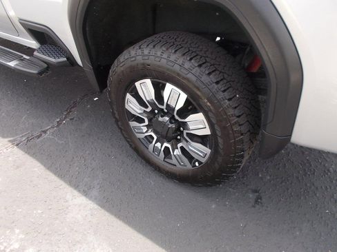 Used 2023 GMC Sierra 2500 Denali image 13