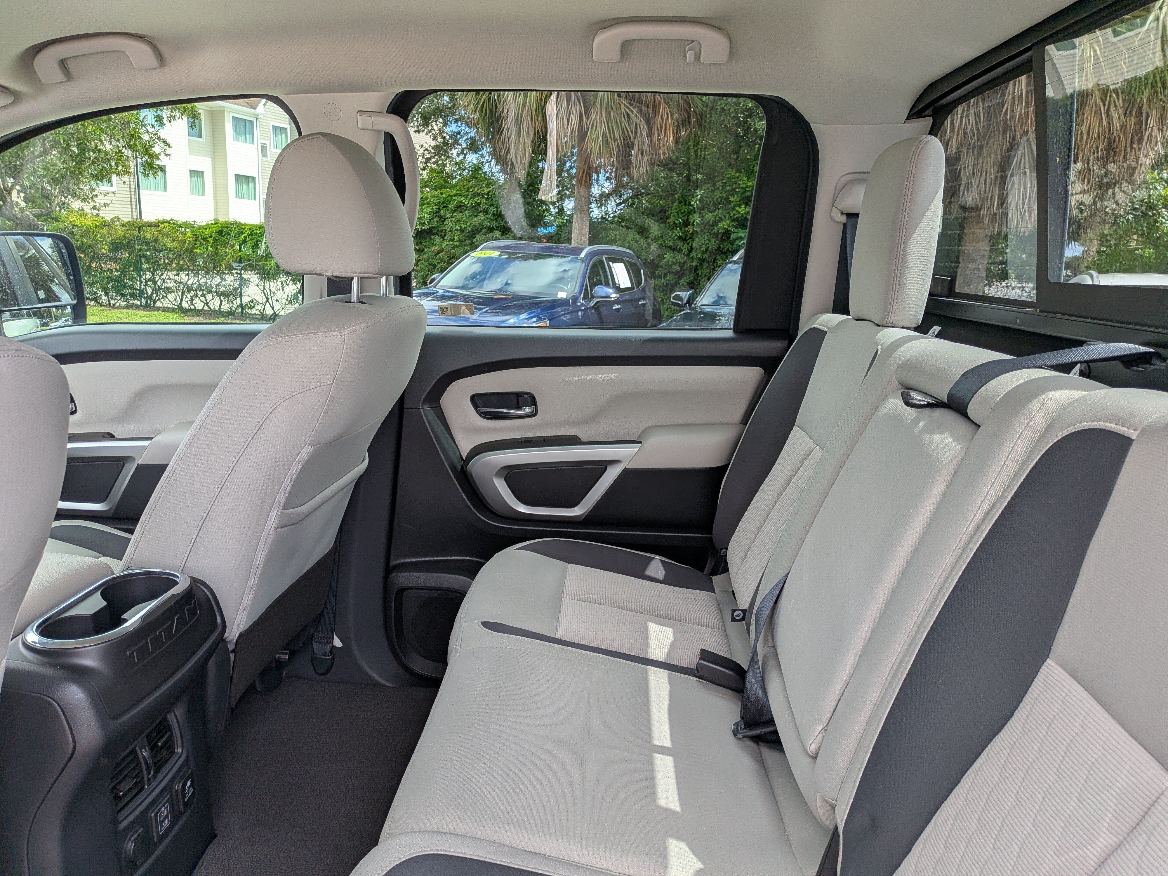 Used 2024 Nissan Titan SV w/ SV Convenience Package RWD image 14