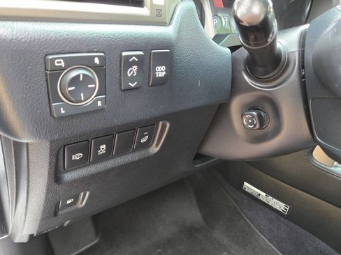 Used 2017 Lexus GX 460 Luxury w/ Preferred Accessory Package AWD/4WD image 28