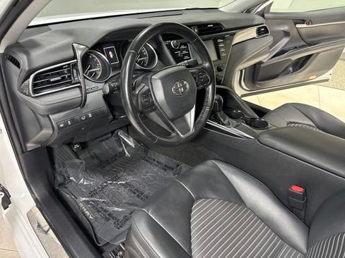 Used 2019 Toyota Camry SE FWD image 12