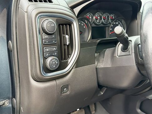 Used 2021 Chevrolet Silverado 1500 LT Trail Boss w/ Convenience Package II image 10