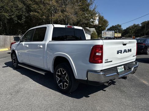 Used 2025 RAM 1500 Laramie AWD/4WD image 3