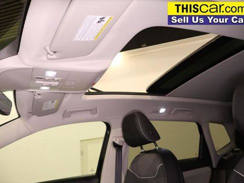 Used 2024 Volkswagen Taos SE FWD image 23