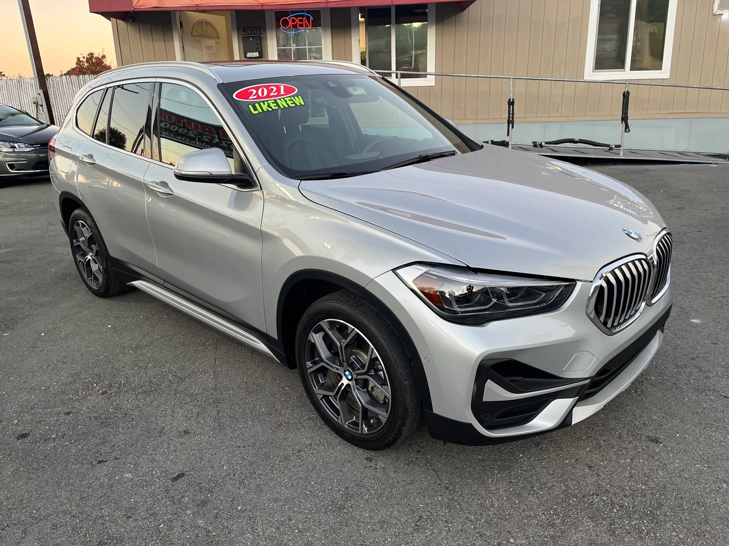 Used 2021 BMW X1 xDrive28i w/ Premium Package AWD/4WD image 1