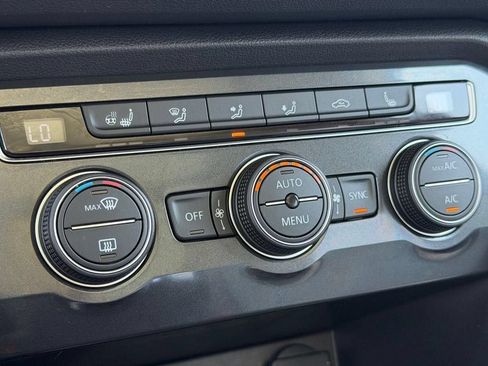 Used 2018 Volkswagen Tiguan SEL Premium FWD image 21