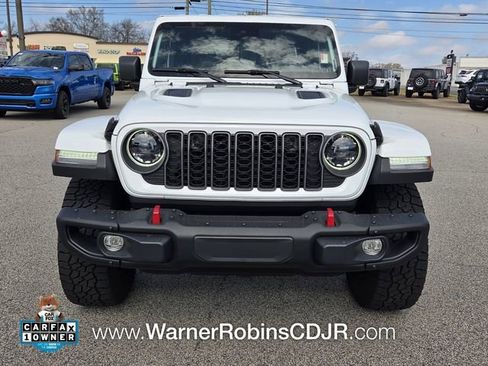 Used 2025 Jeep Gladiator Rubicon w/ Convenience Group image 2