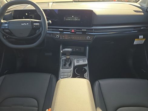 New 2026 Kia Sportage SX FWD image 16