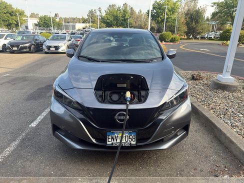 Certified 2025 Nissan Leaf S FWD image 2