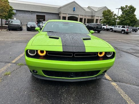 Used 2015 Dodge Challenger R/T Plus RWD image 8