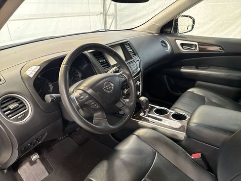 Used 2016 Nissan Pathfinder Platinum image 10