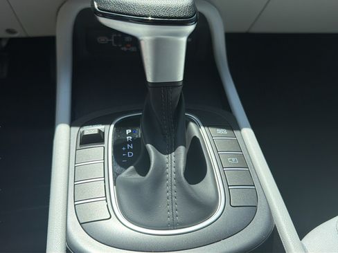 Used 2024 Hyundai Kona SE FWD image 26