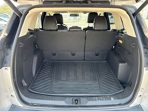 Used 2015 Ford Escape Titanium FWD image 10