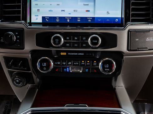 Used 2022 Ford F250 King Ranch w/ King Ranch Ultimate Package AWD/4WD image 27