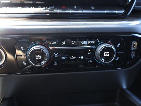 Used 2023 Chevrolet Silverado 1500 RST AWD/4WD image 17