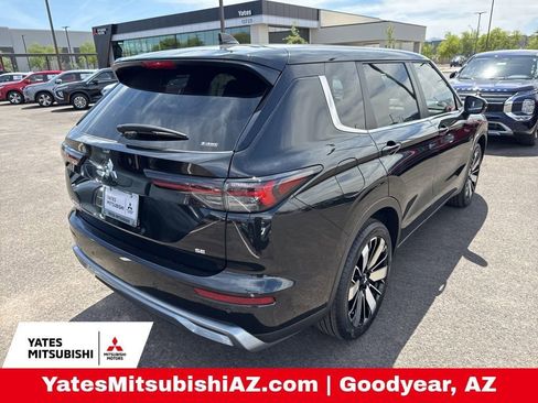 New 2026 Mitsubishi Outlander SE AWD/4WD image 3