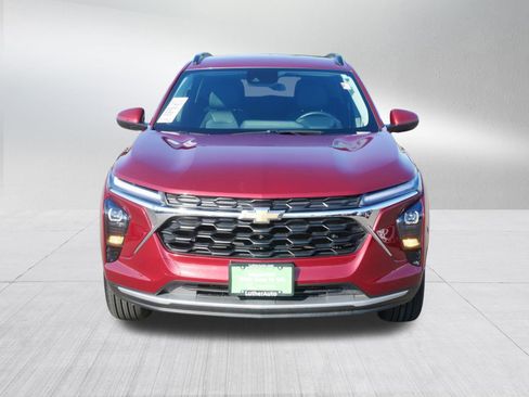 Used 2024 Chevrolet Trax LT w/ Driver Confidence Package image 2