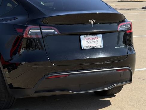 Used 2021 Tesla Model Y Long Range image 6