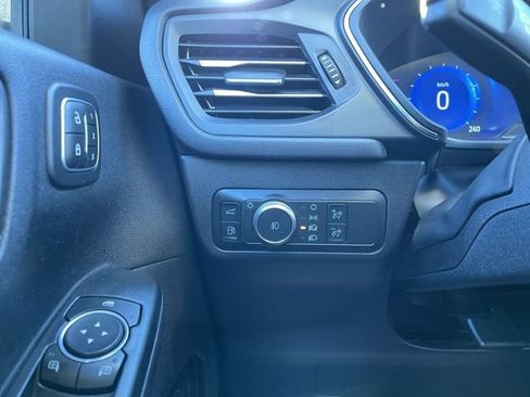 Used 2022 Ford Escape Titanium w/ Class II Trailer Tow Package image 19