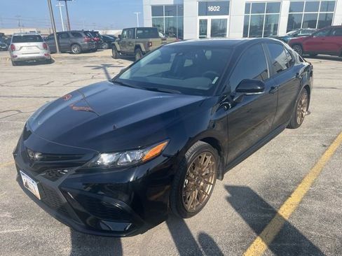 Used 2023 Toyota Camry SE w/ Convenience Package image 2