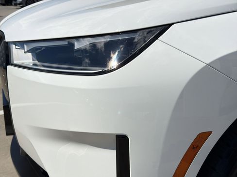 Used 2023 BMW iX xDrive50 w/ Premium Package image 10