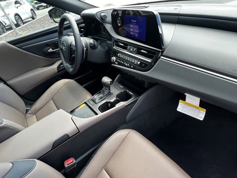 New 2025 Lexus ES 350 w/ Premium Package image 34