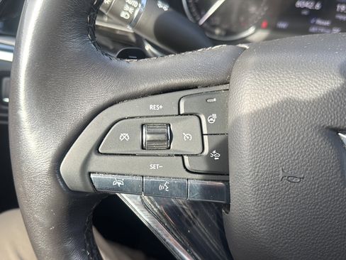 Used 2023 Cadillac XT6 Premium Luxury image 35