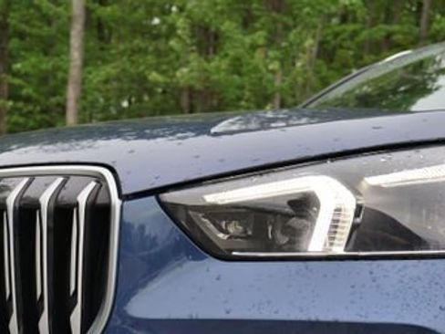 Used 2023 BMW X1 xDrive28i w/ Convenience Package AWD/4WD image 4