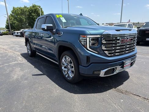 Used 2024 GMC Sierra 1500 Denali w/ Denali Reserve Package AWD/4WD image 3