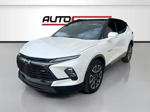 Used 2024 Chevrolet Blazer RS w/ Driver Confidence II Package FWD image 3